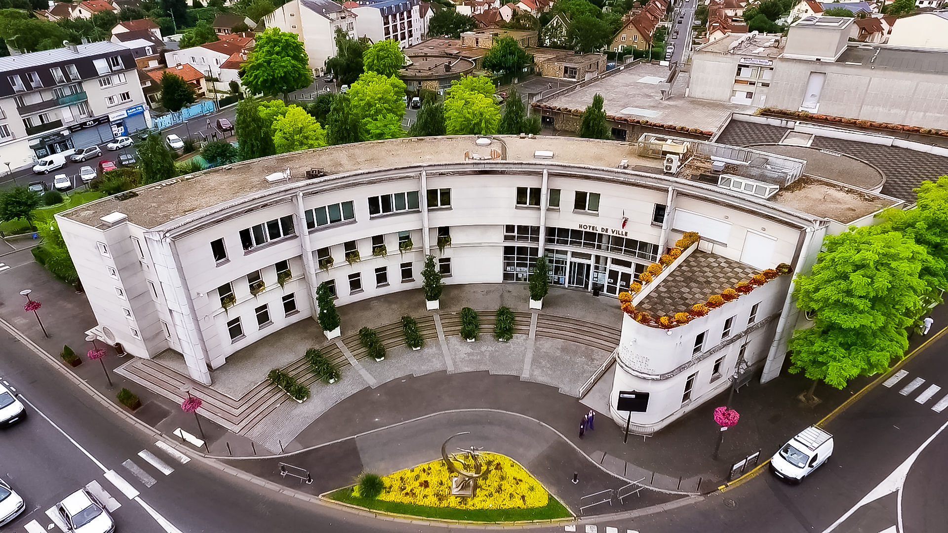 Goussainville Mairie - Fenetre - Fenetre De Toit