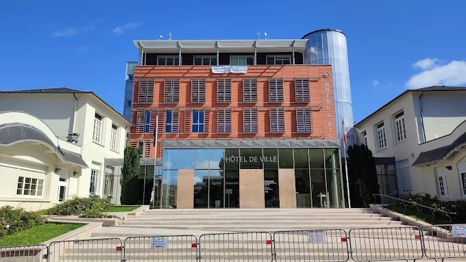 L'Haÿ Les Roses Mairie - Fenetre - Fenetre De Toit