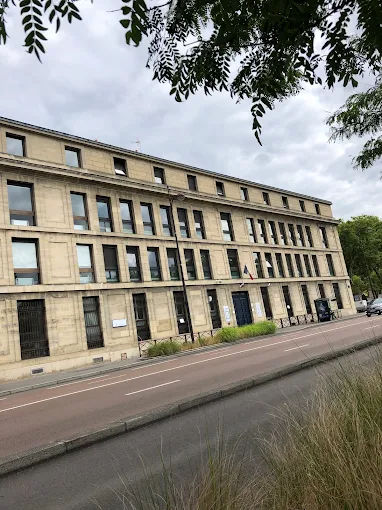 Préfecture Des Yvelines (Versailles) 78 - Fenetre - Fenetre De Toit