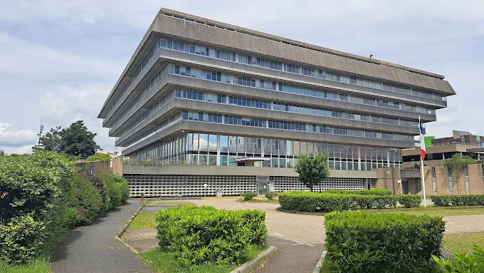 Préfecture Du Val D Oise 95 - Fenetre - Fenetre De Toit