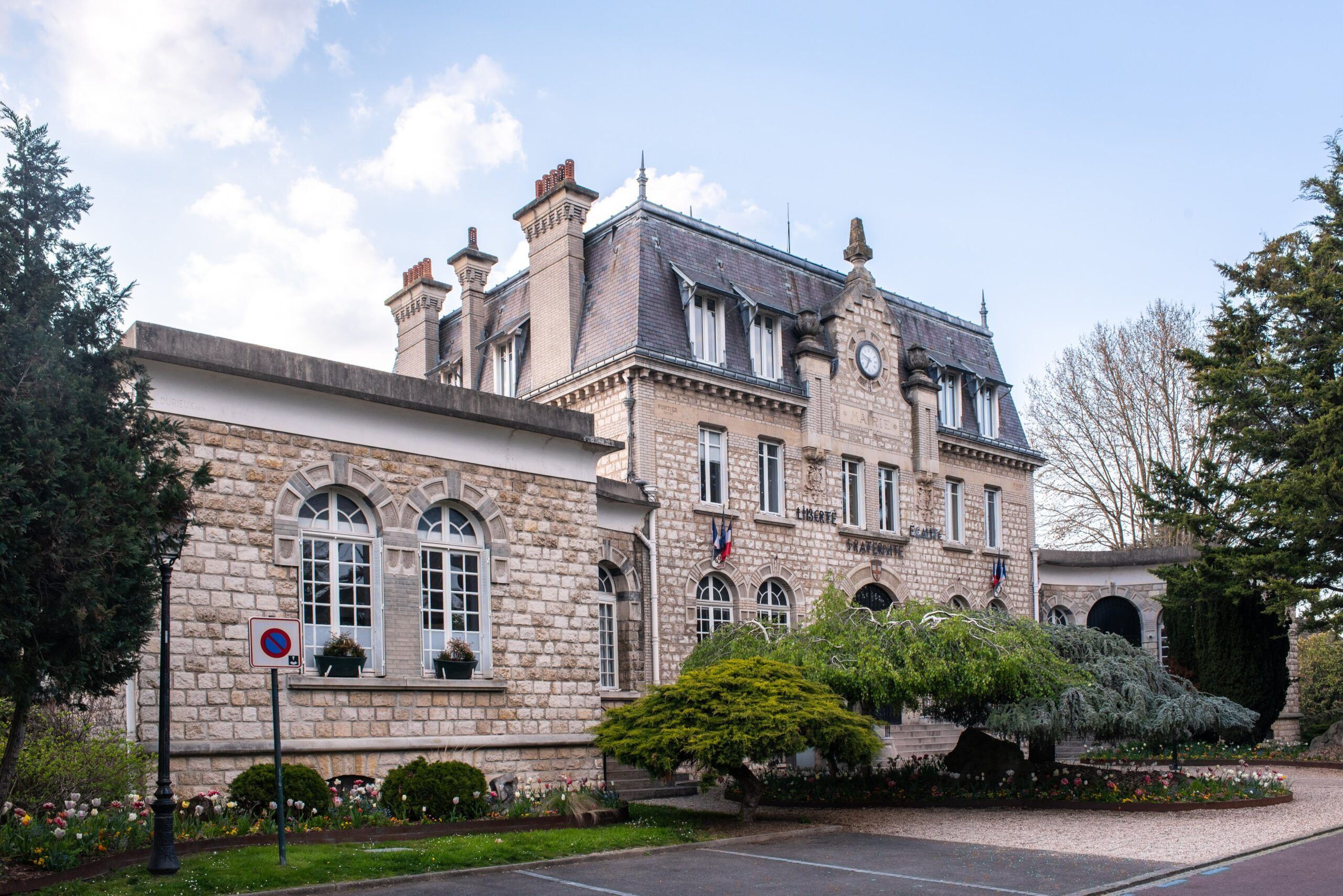 Saint Gratien Mairie - Fenetre - Fenetre De Toit