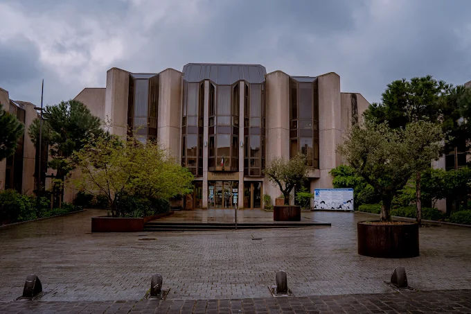 Thiais Mairie - Fenetre - Fenetre De Toit