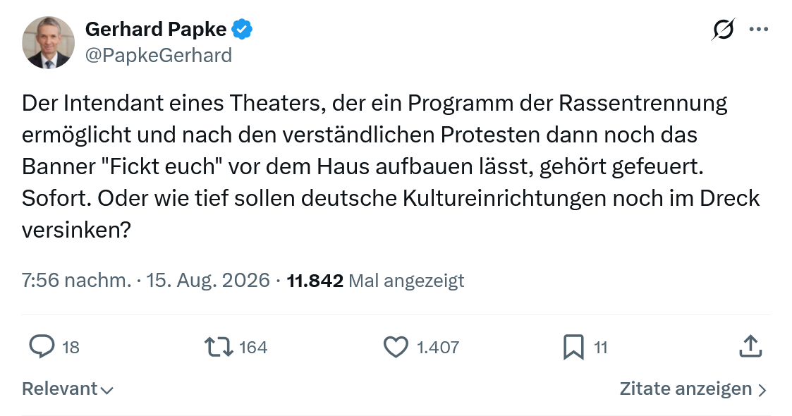Gerhard Papke: Der Intendant eines Theaters...