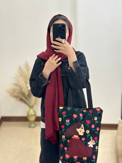 کیف دختر و پرنده 40×30