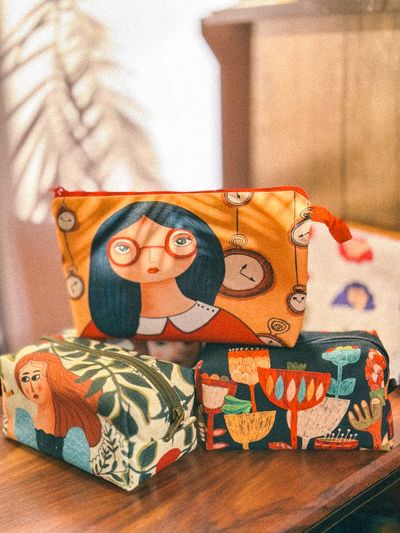 کیف آرایشی دختر و ساعت 24×16