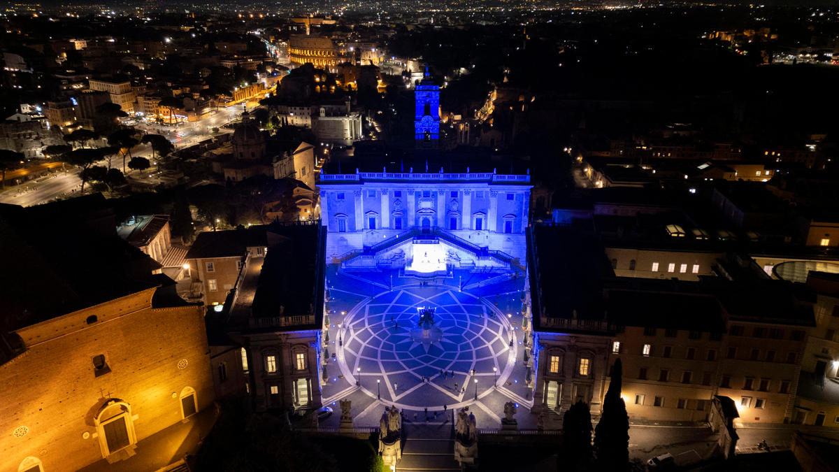 Rome lights up in Blu Balestra