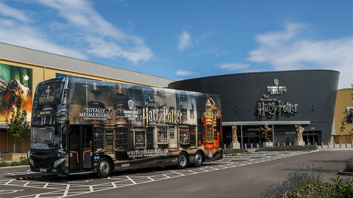 Warner Bros. Studio Tour London - Tour Bus