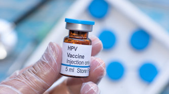 Vaccinul HPV: Ce este, cui și când poate fi administrat?