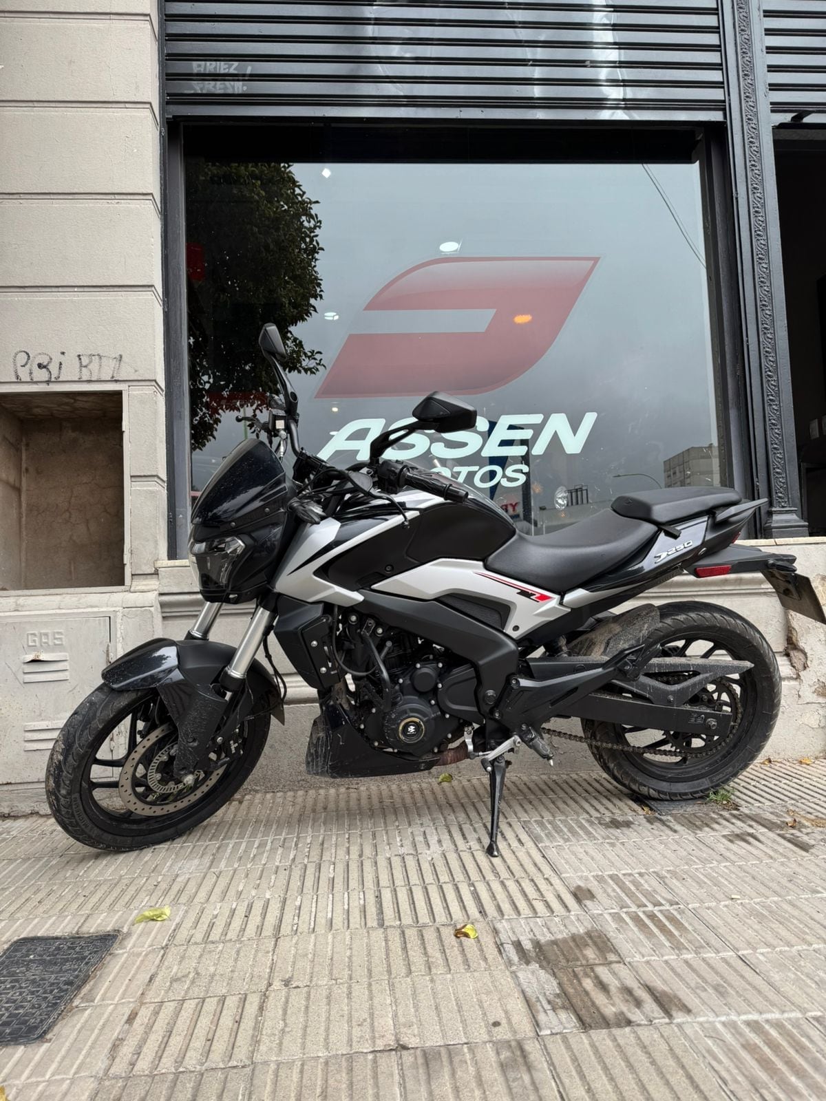 Imagen de DOMINAR D250