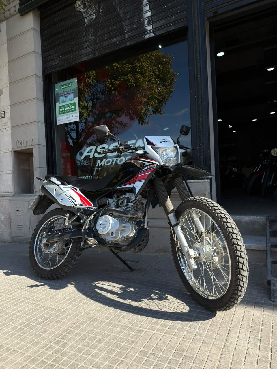 Imagen de TRIAX 250