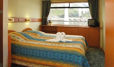 Upper deck 2 adjustable twin beds Photo