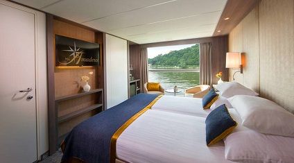 B1 - Cabin with Drop-Down Panoramic Window Photo