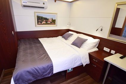 Main Deck Cabins Photo