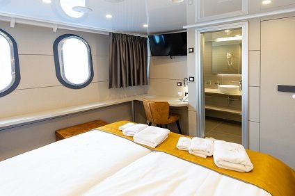 Uper Deck Cabins Photo