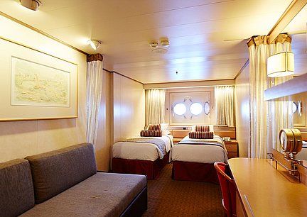 04 - Outside Cabin with Porthole Front Deck 4/5 Photo