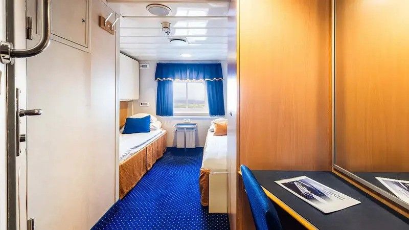 Category 3 - Upper Deck Twin Photo