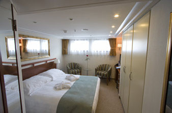 E - Outside Stateroom Photo