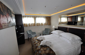 E - Outside Stateroom Photo