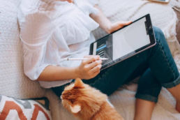 Atteline PR - Hanine Blog Women with a cat beside