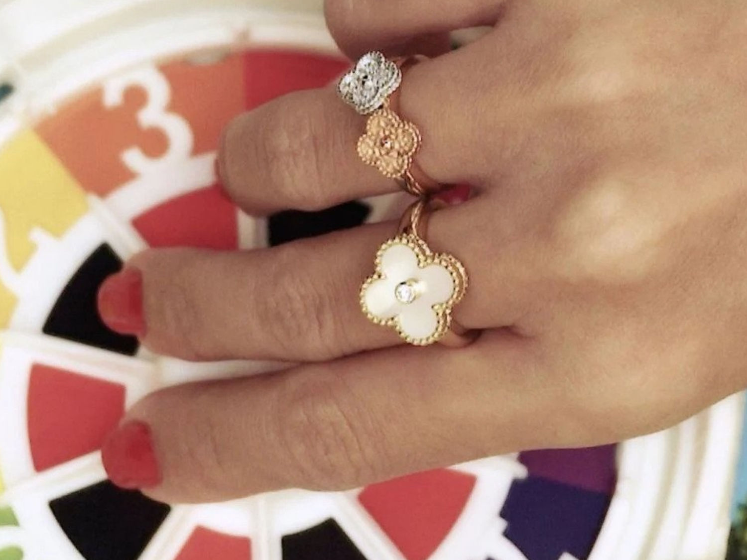 Attelline - Van Cleef & Arpels with a white pearl ring