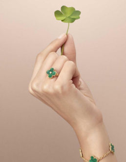 Attelline - Van Cleef & Arpels with a green ring and clover leaf