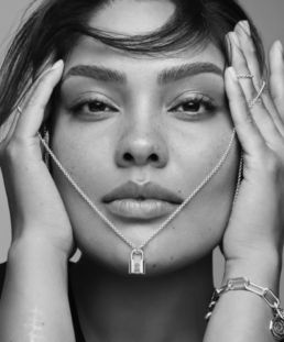 Atteline PR - Pandora a consumer client image focus face of a woman