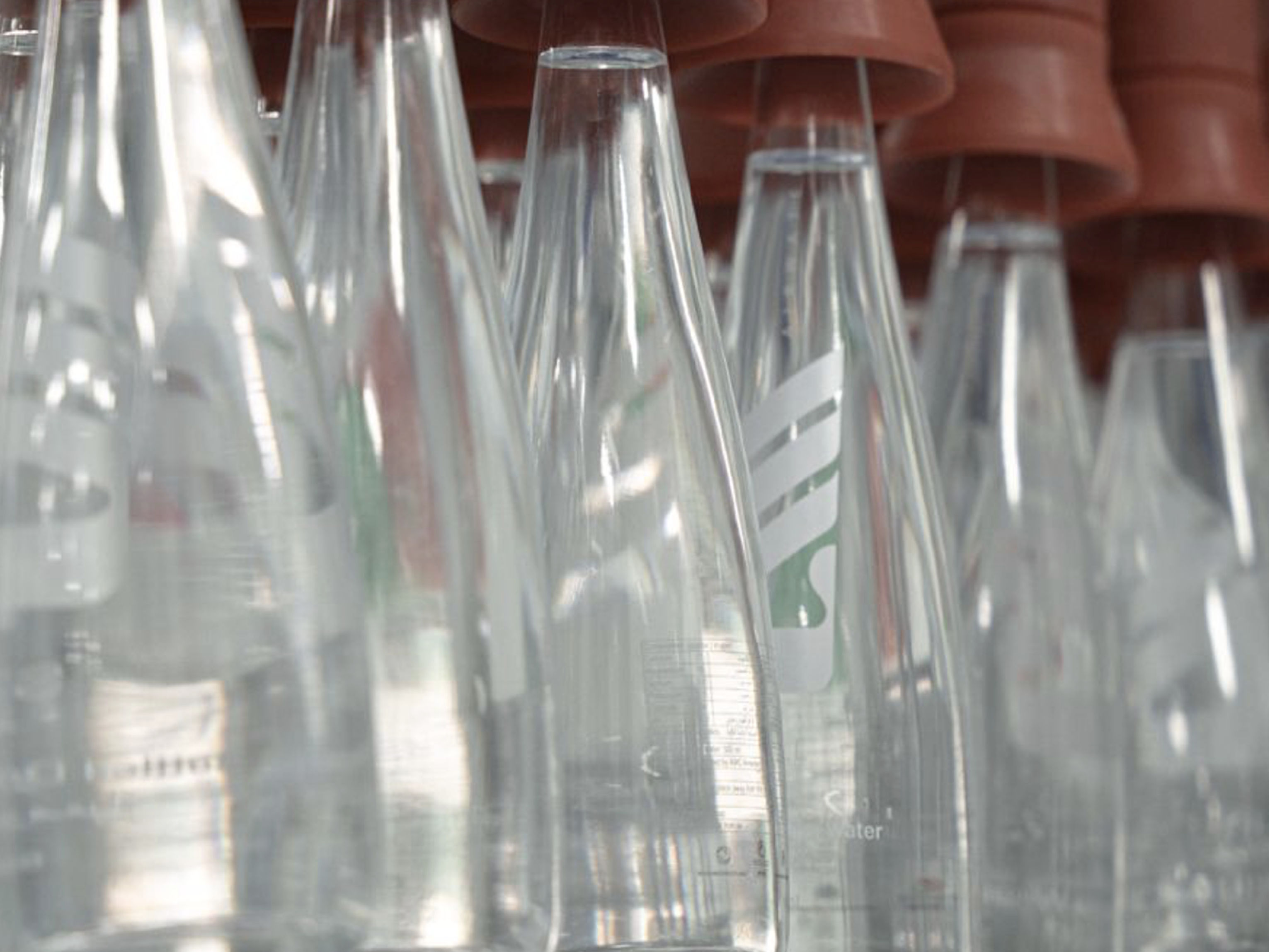 Atteline - A1rwater filing the bottles