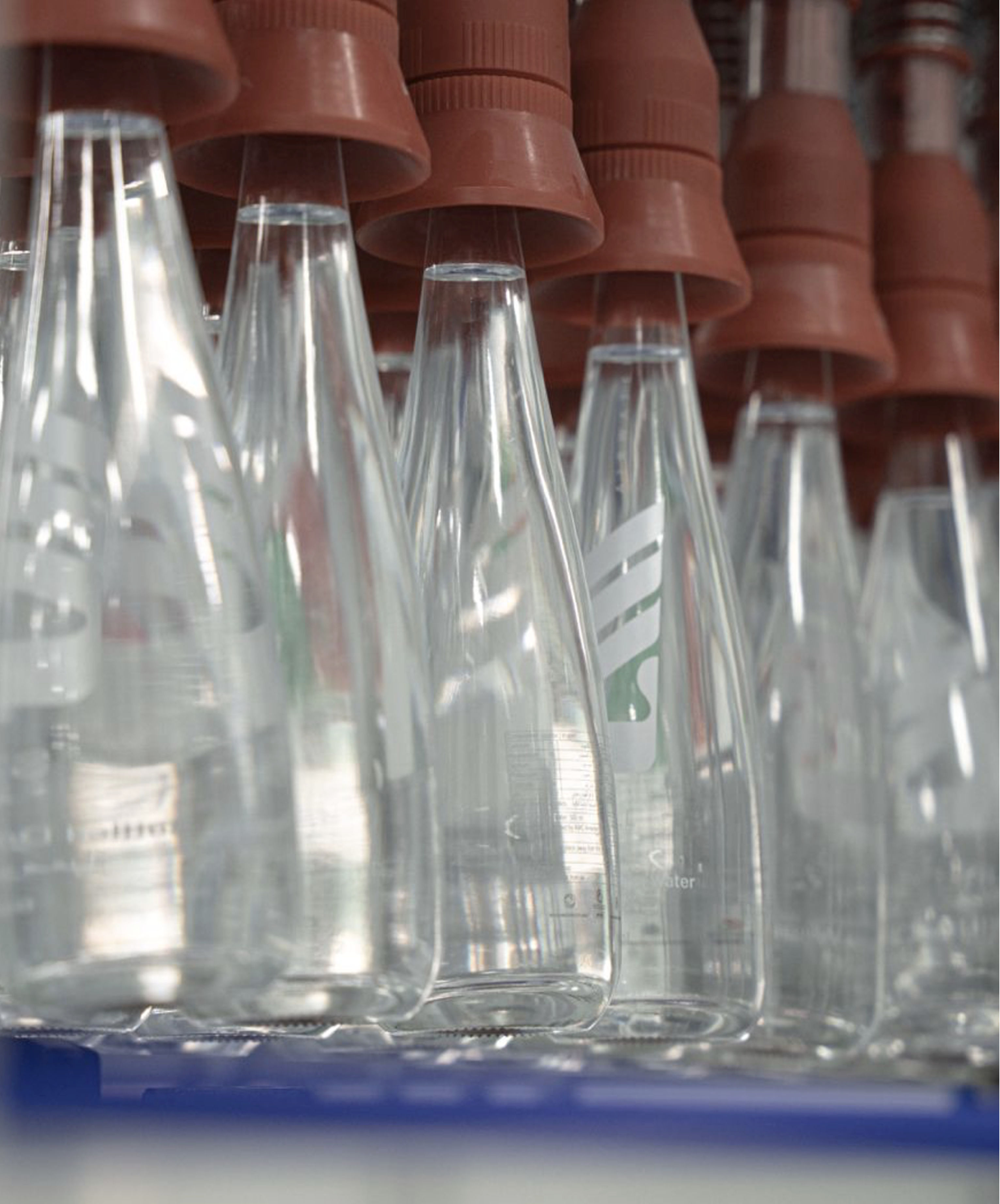 Atteline - A1rwater filing the bottles