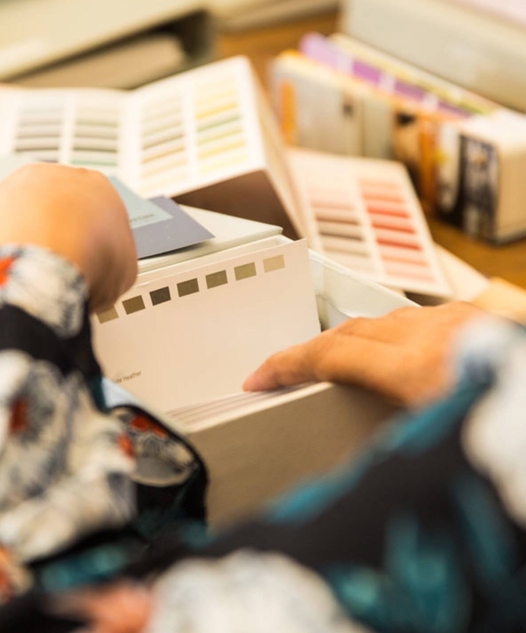 Ruder Finn Atteline - Jotun Academy Color Shades