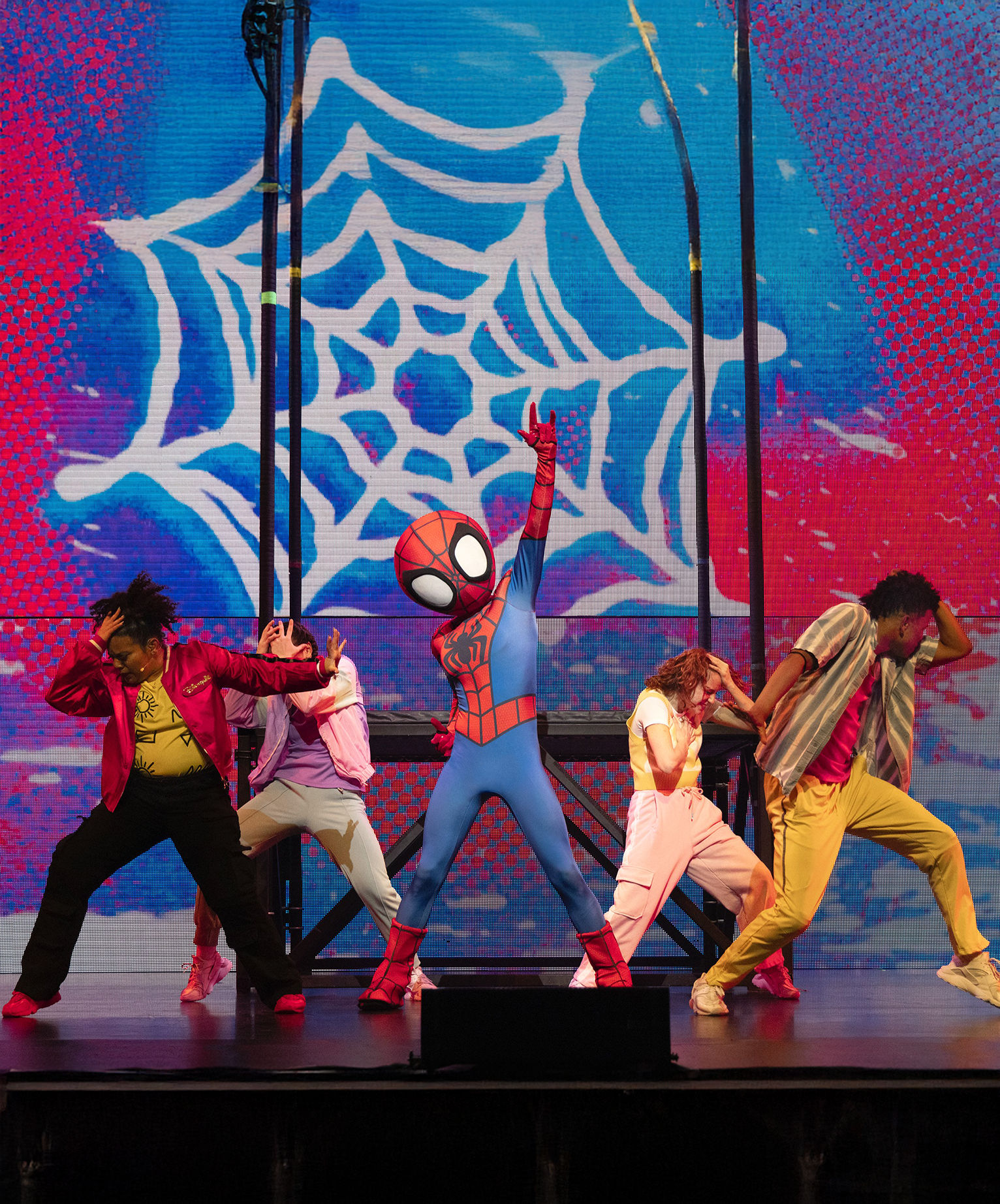 Ruder Finn Atteline - Proactiv Disney Junior Live