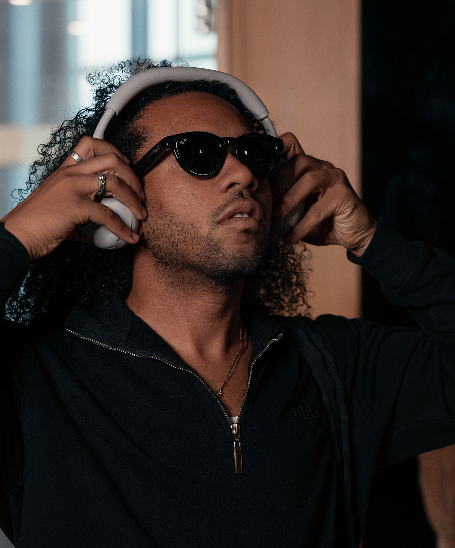 Ruder Finn Atteline Sony Headphone