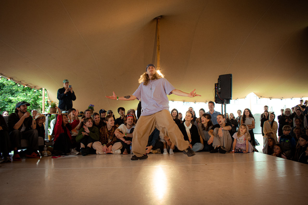 <h2>About the Battle</h2><p>This <a href="https://www.databazetance.cz/experimental-dance/" target="_blank">experimental battle</a> invites dancers and performers of all styles to tell stories, share emotions, and inspire each other—guided by DJs, live music, playful concepts, and movement challenges.</p><p><br /></p><p><strong>Saturday 18 July</strong> – 1vs1 battles </p><p>Cash prize</p><p><br /></p><p><strong>Sunday 19 July</strong> – 2vs2 battles</p><p>Win a sponsored trip to <a href="https://www.instagram.com/soulcypherbattle/" target="_blank">SoulCypher Battle</a> in Arnhem, Netherlands</p><p><br /></p><p><strong>Battle participation is for free.</strong> </p><p>Each participant receives a FULL FESTIVAL PASS + a DAY PASS for another person.</p>
