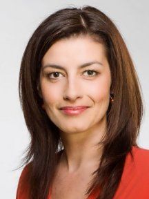 <h3>Michala Hergetová</h3><p>Moderátorka</p><p><br /></p><p>Michala Hergetová je televizní reportérka a moderátorka. Svou profesní kariéru zahájila ve společnosti Mafra, kde pracovala v oddělení televizního zpravodajství se specializací na ekonomiku a politiku. V roce 2002 stála v čele CzechTravel a Rádio Impuls. Od roku 2005 pracovala v České televizi na různých pozicích a moderovala různé akce a debaty. Zaměřuje se na moderování odborných debat.</p>