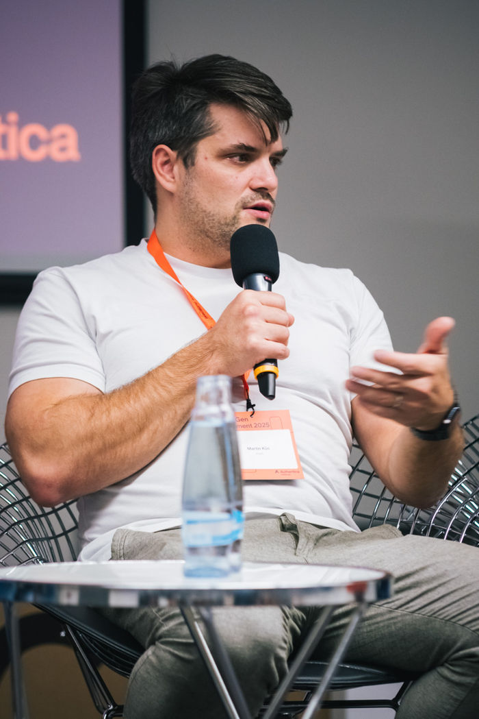 Přednášky a panelové diskuze