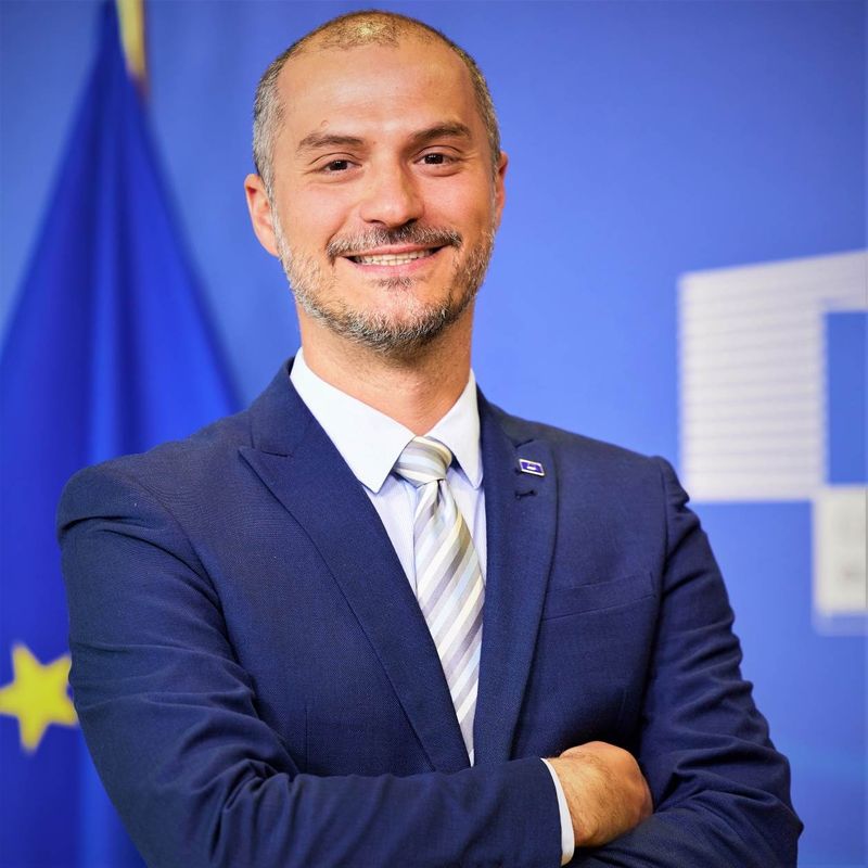 Liviu Știrbăț