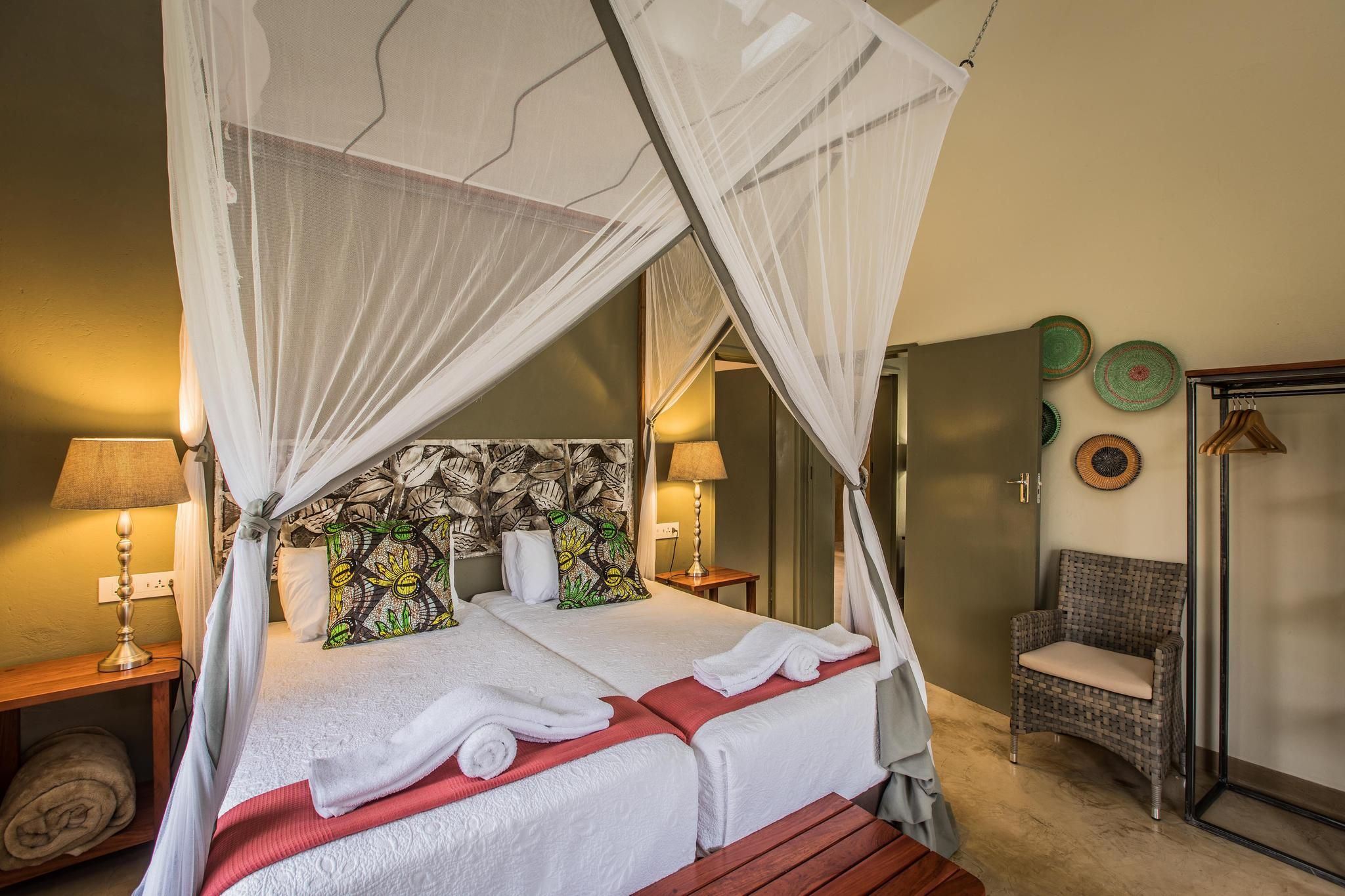 Robins Camp Mopani Chalet Inside