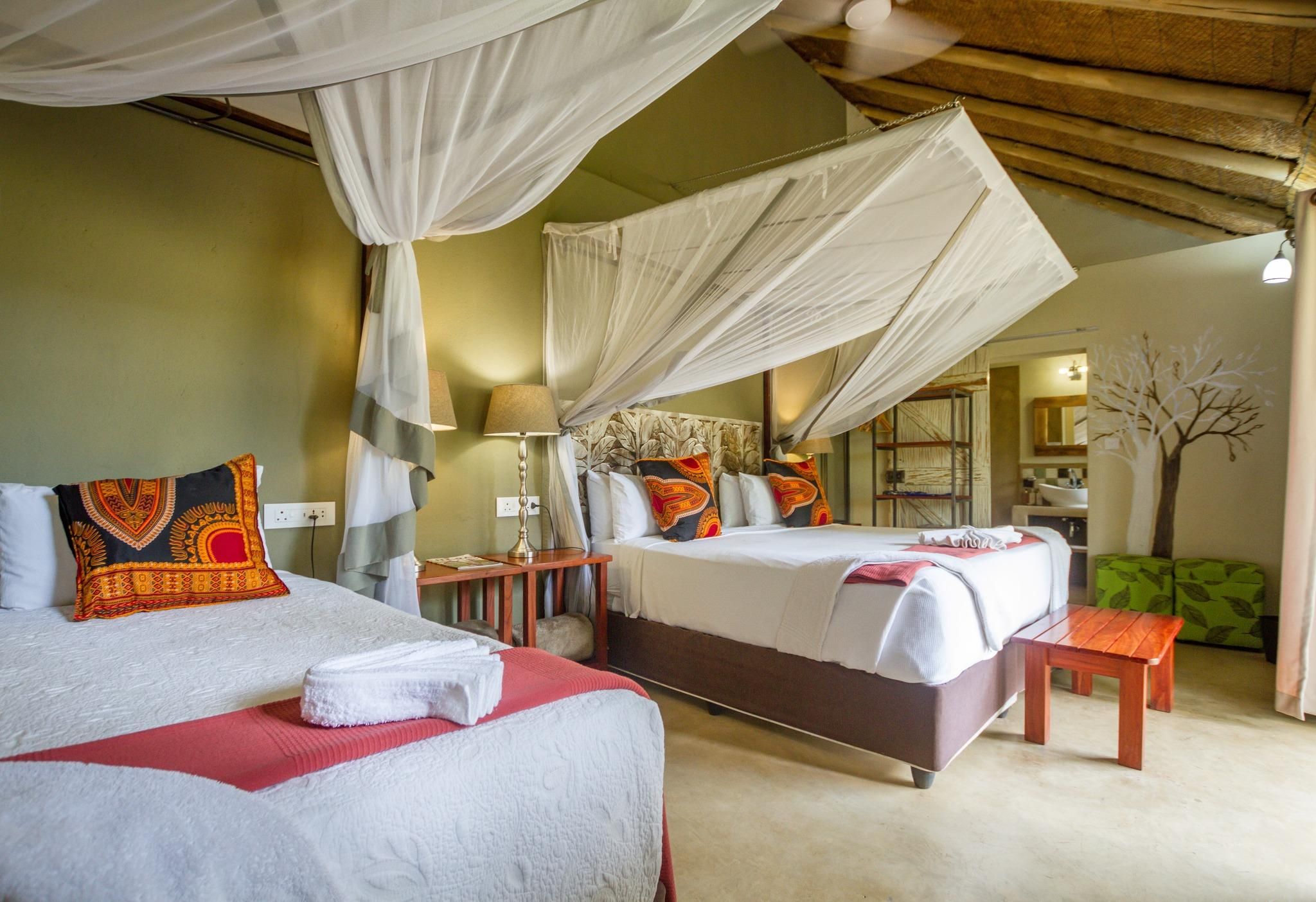 Robins Camp Acacia Triple Room