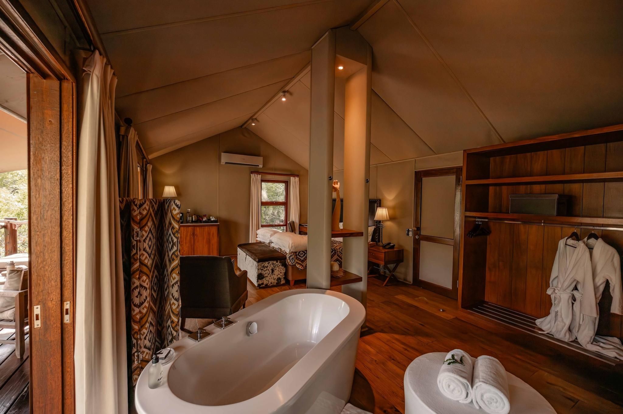 Kapama Buffalo Camp en-suite Bathroom