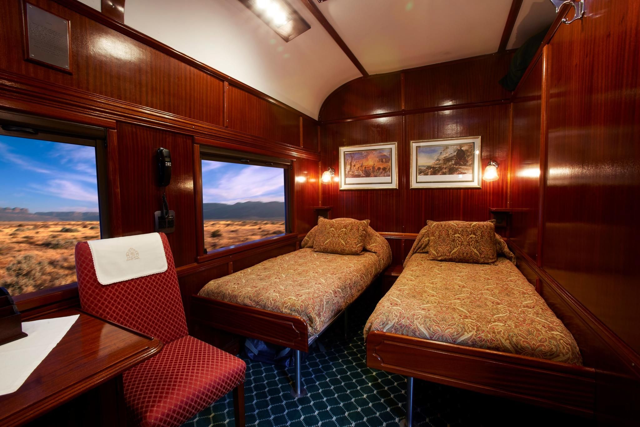 Deluxe suite split twin