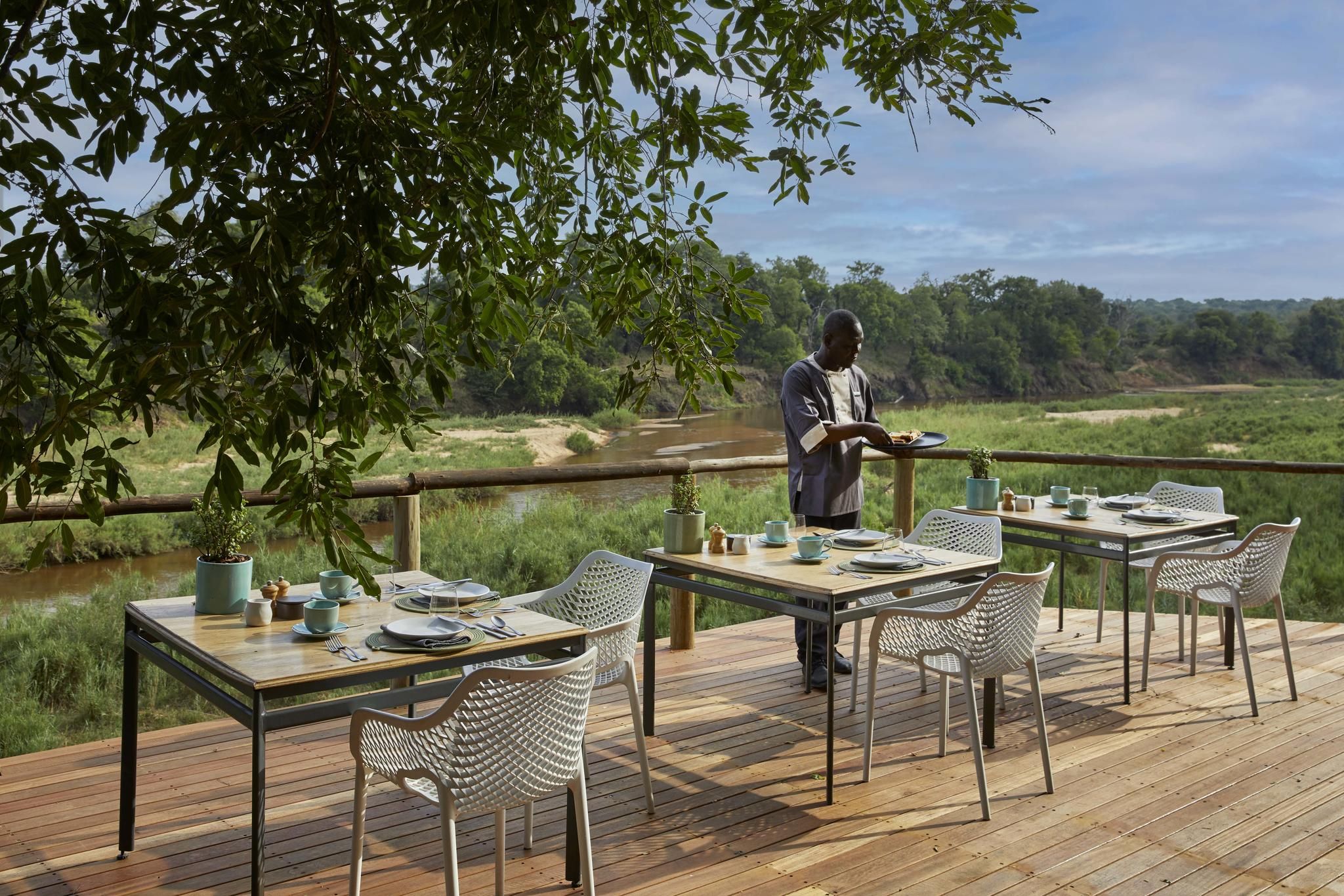 Lion Sands Narina Lodge - Breakfast Deck