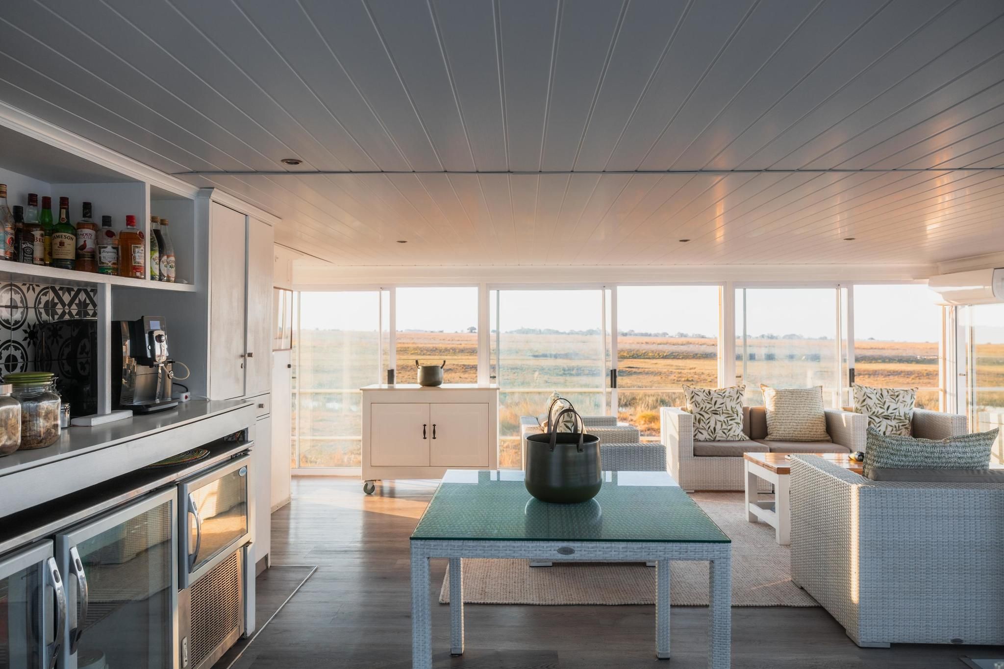 Chobe Princess Lounge dining and Bar 