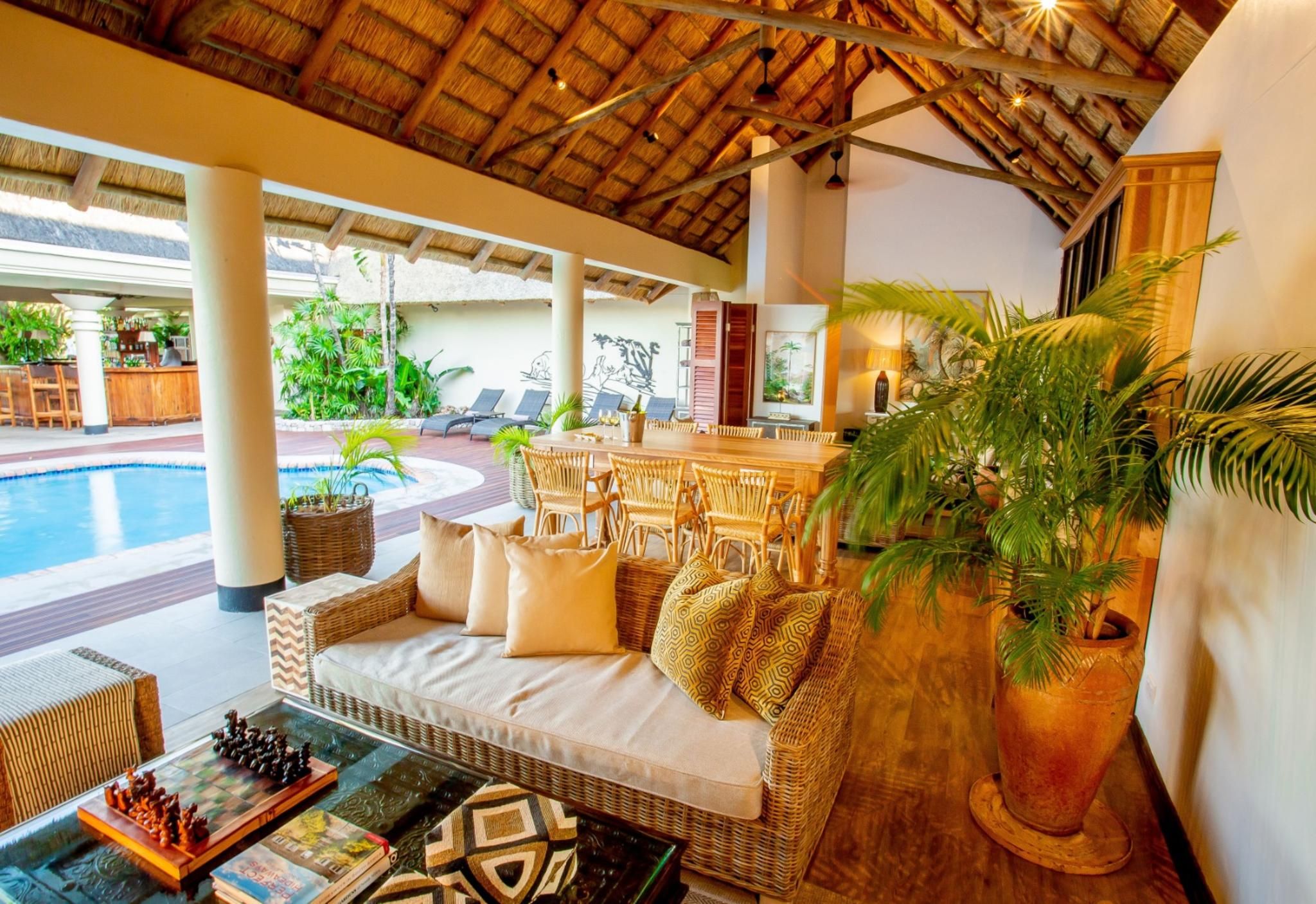 Ilala Lodge Hotel - poolside lounge