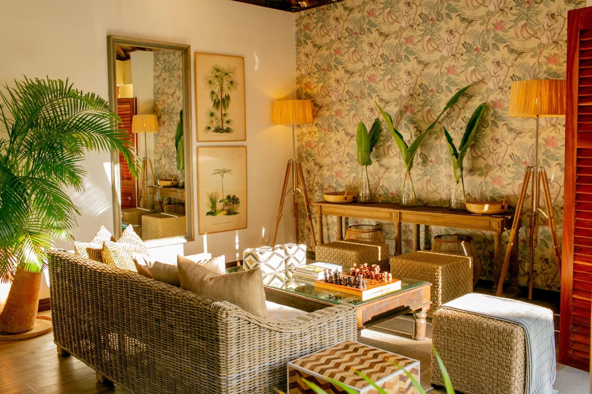 Ilala Lodge Hotel - poolside lounge