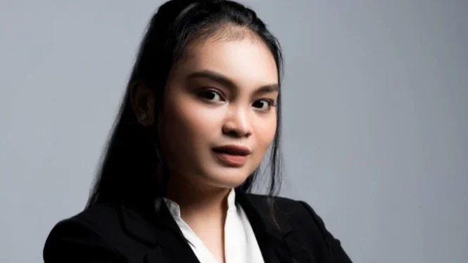 Ginka Febriyanti Ginting, Pendidikan, Karier, dan Perjalanan Menjadi Komisaris Muda PT Pertamina Retail
