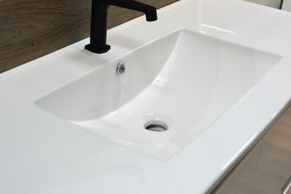 AU04-600 Freestanding Vanity - 600×460mm