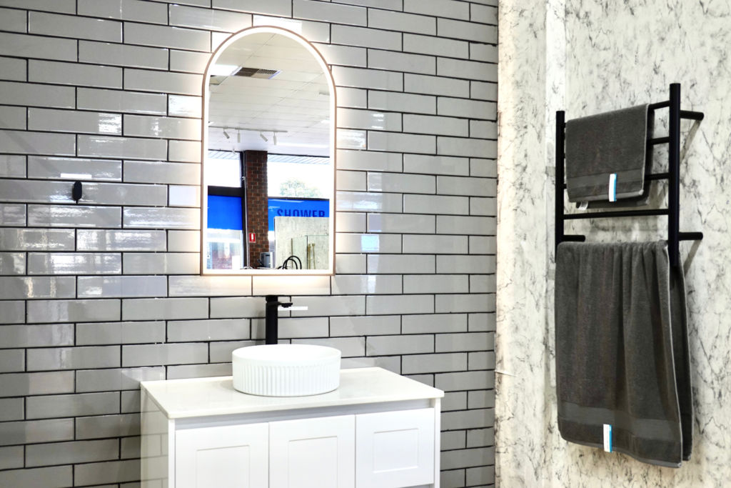 AU-LMCAN-500 Arched LED Mirror 500x900mm