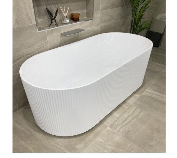 CESB782GW - Gloss White Oval Freestanding Bath 1500/1700mm