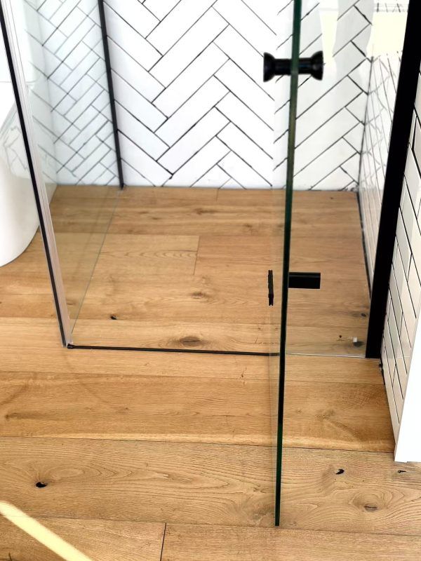 SS08/17 - 10mm Black Frameless Shower Screen with Wall Channels with Seals Included - 950x950mm (Suit on 1000x1000 Base)