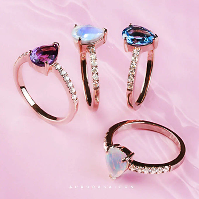 Pear shaped silver rings - gold plated.