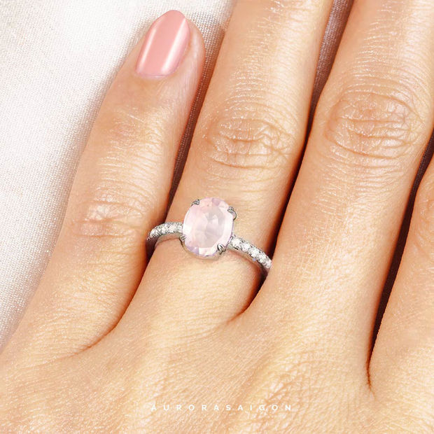 Highest quality Rose Quartz 9x7mm Oval Sterling Silver Ring
